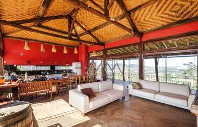 Imagem: A casa em condomínio possui 3 Dormitórios, 3 Banheiros, 5