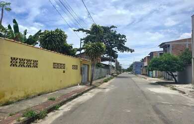 Imagem: A casa possui 2 Dormitórios, 1 Banheiro, 1 Vaga na garagem
