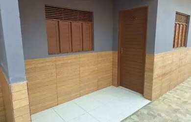 Imagem: A casa possui 3 Dormitórios, 2 Banheiros, 1 Vaga na garagem