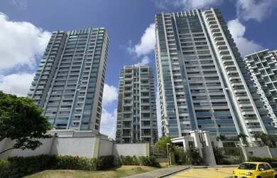 Imagem: O apartamento possui 3 Dormitórios, 5 Banheiros, 3 Vagas na