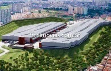 Imagem: O depósito possui 4 Vagas na garagem e 780m² de Área e está