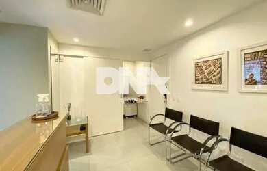 Imagem: O depósito possui 1 Vaga na garagem e 35m² de Área e está