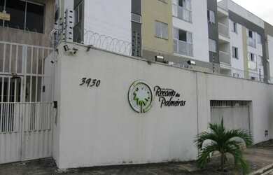 Imagem: O apartamento possui 3 Dormitórios, 1 Banheiro, 1 Vaga na garagem