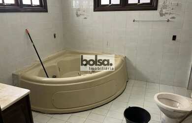 Imagem 8: Casa Espaçosa com 3 Dormitórios (2 Suítes), 305m² Construídos e Terreno de 508m² Conforto