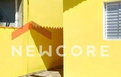 Imagem: A casa possui 2 Dormitórios, 1 Banheiro, 2 Vagas na garagem