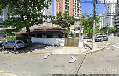 Imagem: A casa possui 4 Dormitórios, 3 Banheiros, 5 Vagas na garagem