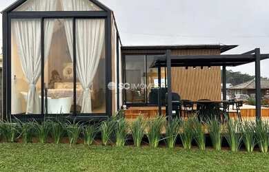 Imagem: A casa possui 2 Dormitórios, 2 Banheiros, 4 Vagas na garagem