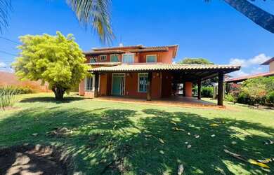 Imagem: A casa em condomínio possui 5 Dormitórios, 5 Banheiros, 5