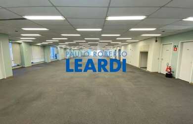 Imagem: O depósito possui 5 Vagas na garagem, 438m² de Área e está