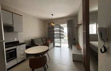 Imagem: O apartamento possui 1 Dormitório, 1 Banheiro, 1 Vaga na garagem