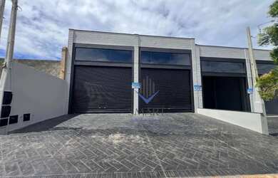 Imagem: O depósito possui 2 Vagas na garagem e 183m² de Área e está