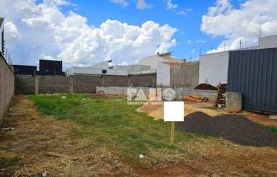 Imagem: O terreno possui 294m² de Área e está localizado em Araraquara