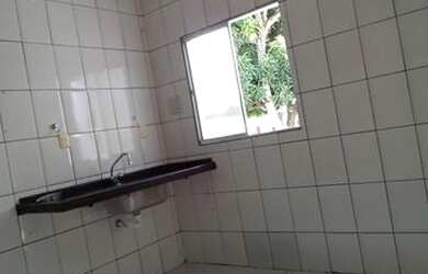 Imagem: A casa possui 3 Dormitórios, 1 Banheiro e 2 Vagas na garagem