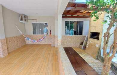 Imagem: A casa possui 3 Dormitórios, 1 Banheiro, 1 Vaga na garagem