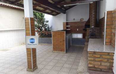 Imagem: A casa possui 4 Dormitórios, 4 Banheiros, 4 Vagas na garagem