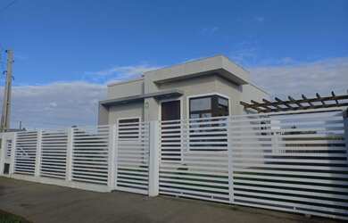 Imagem: A casa possui 2 Dormitórios, 2 Banheiros, 93m² de Área e