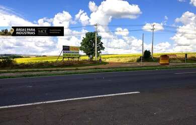 Imagem: O terreno possui 110.533.500m² de Área e está localizado