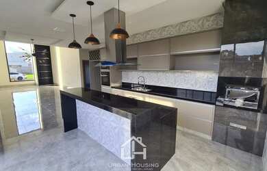 Imagem: A casa em condomínio possui 3 Dormitórios, 4 Banheiros, 2