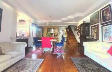 Imagem: A casa em condomínio possui 4 Dormitórios, 4 Banheiros, 2