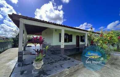 Imagem: A casa possui 2 Dormitórios, 1 Banheiro, 2 Vagas na garagem