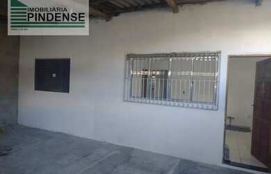 Imagem: A casa possui 2 Dormitórios, 1 Banheiro, 2 Vagas na garagem