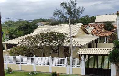 Imagem: A casa possui 2 Dormitórios, 3 Banheiros, 2 Vagas na garagem