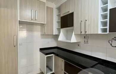 Imagem: O apartamento possui 2 Dormitórios, 1 Banheiro, 2 Vagas na