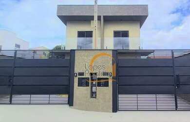 Imagem: A casa possui 3 Dormitórios, 3 Banheiros, 2 Vagas na garagem