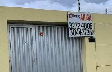 Imagem: A casa possui 3 Dormitórios, 2 Banheiros e 2 Vagas na garagem