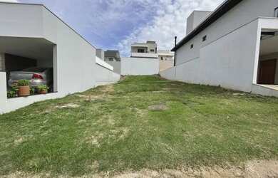 Imagem: O terreno possui 280m² de Área e está localizado em Parque