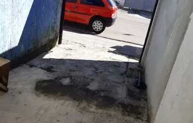 Imagem: A casa possui 2 Dormitórios, 1 Banheiro, 1 Vaga na garagem