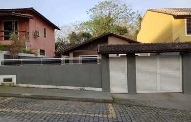 Imagem: A casa em condomínio possui 3 Dormitórios, 2 Banheiros, 2