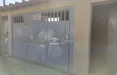 Imagem: A casa possui 4 Dormitórios, 3 Banheiros, 3 Vagas na garagem