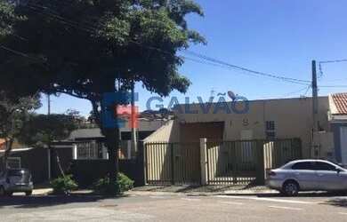 Imagem: A casa possui 5 Dormitórios, 4 Banheiros, 2 Vagas na garagem