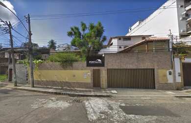 Imagem: A casa possui 4 Dormitórios, 4 Banheiros, 1 Vaga na garagem