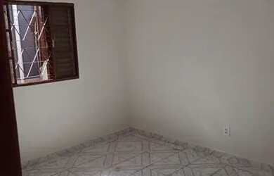 Imagem: A casa possui 1 Dormitório, 1 Banheiro, 35m² de Área e está