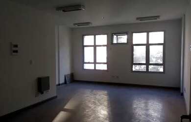 Imagem: O depósito possui 1 Vaga na garagem, 38m² de Área e está