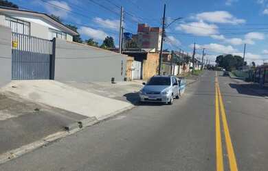 Imagem: A casa possui 1 Dormitório, 1 Banheiro, 1 Vaga na garagem e