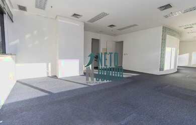 Imagem: O depósito possui 5 Vagas na garagem, 280m² de Área e está