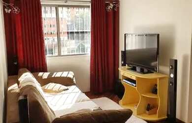 Imagem: O apartamento possui 2 Dormitórios, 1 Banheiro, 1 Vaga na garagem