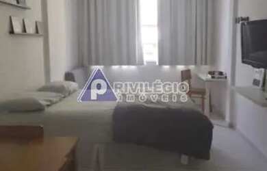 Imagem: A kitnet possui 1 Banheiro, 1 Vaga na garagem, 30m² de Área