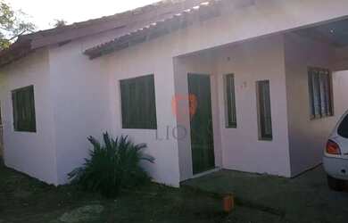 Imagem: A casa possui 4 Dormitórios, 1 Banheiro, 200m² de Área e