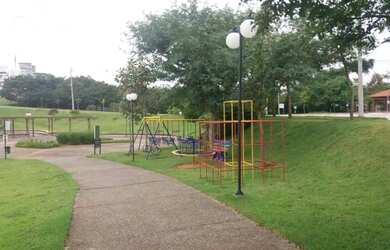 Imagem: A casa em condomínio possui 3 Dormitórios, 3 Banheiros, 187m²