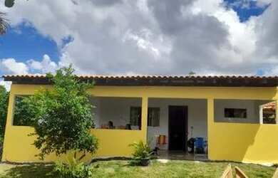 Imagem: A casa possui 1 Dormitório e 5 Vagas na garagem e está localizado