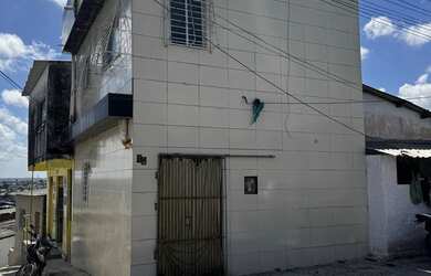 Imagem: A casa possui 4 Dormitórios, 3 Banheiros e está localizado