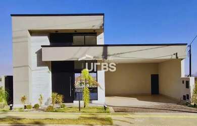 Imagem: A casa em condomínio possui 3 Dormitórios, 5 Banheiros, 4