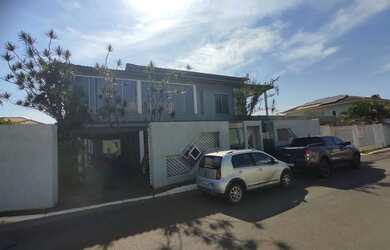 Imagem: A casa em condomínio possui 5 Dormitórios, 4 Banheiros, 4