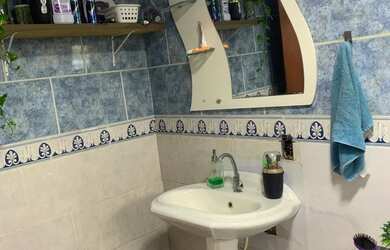 Imagem: A casa possui 2 Dormitórios, 2 Banheiros e 120m² de Área