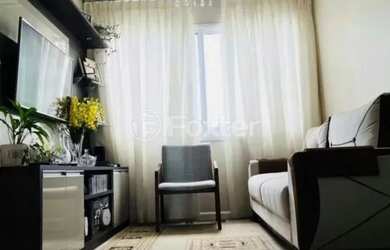 Imagem: O apartamento possui 2 Dormitórios, 1 Banheiro, 1 Vaga na garagem