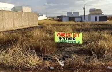 Imagem: O terreno possui 324m² de Área e está localizado em Bosque